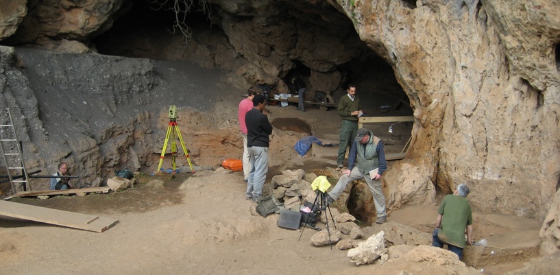 Grotte des Pigeons : fouilles archologiques