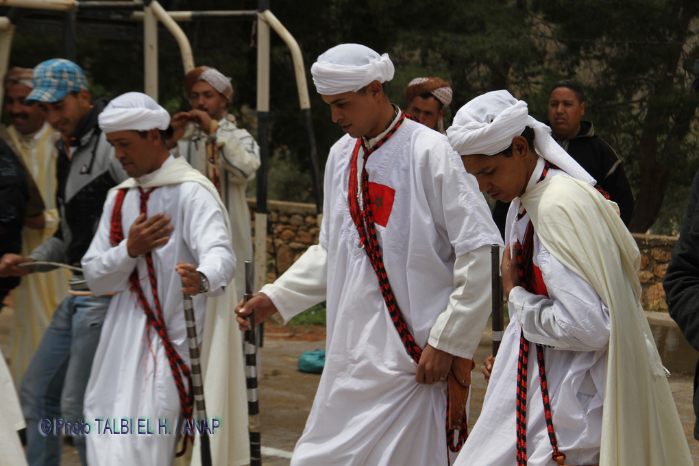 Fte  l'extrieur : folklore local